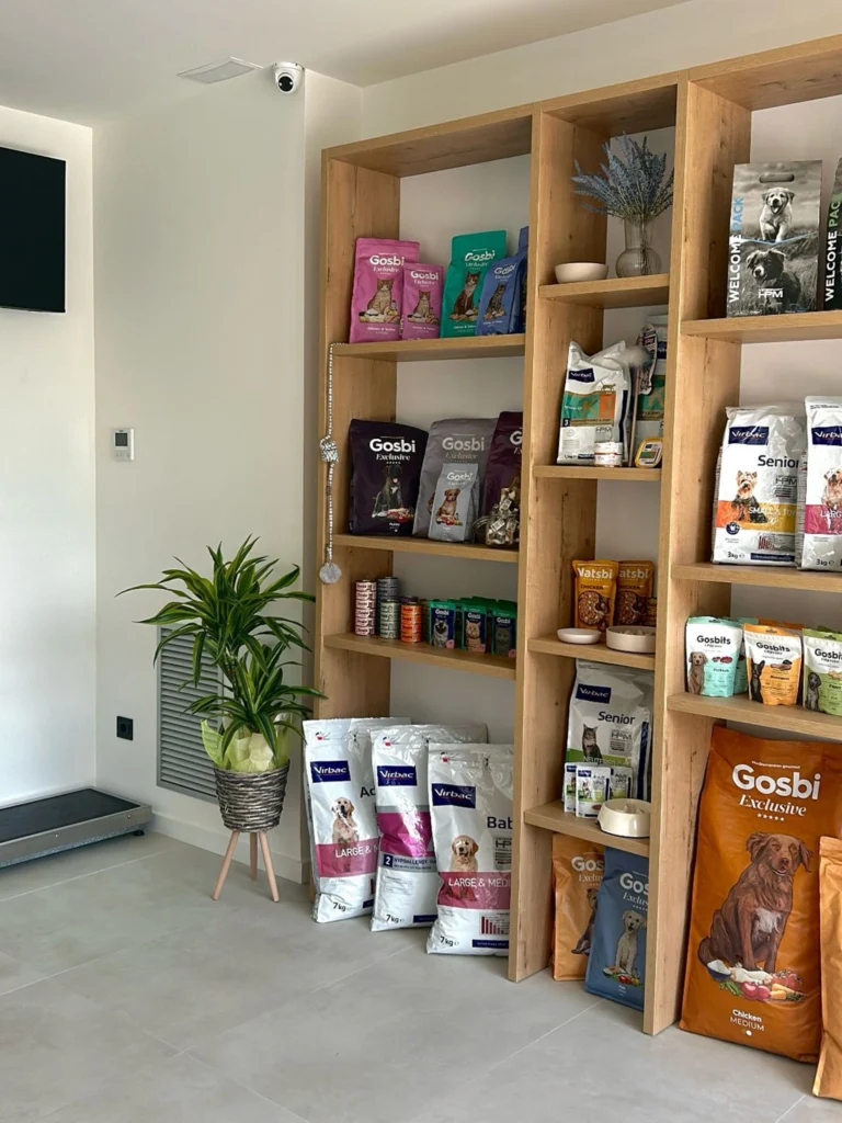 Botiga Clinica Veterinaria WECAN Tortosa Joana Domingo